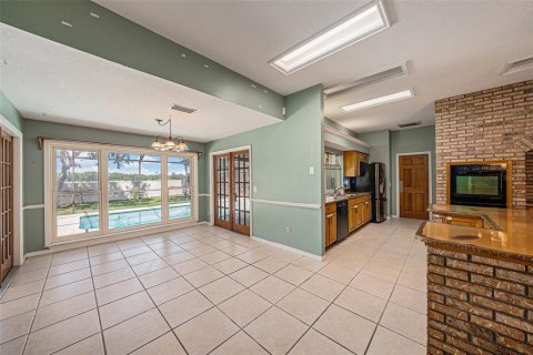 House in Brandon, Florida 5 bedrooms, 325.25 sq.m. № 1843567 - photo 12