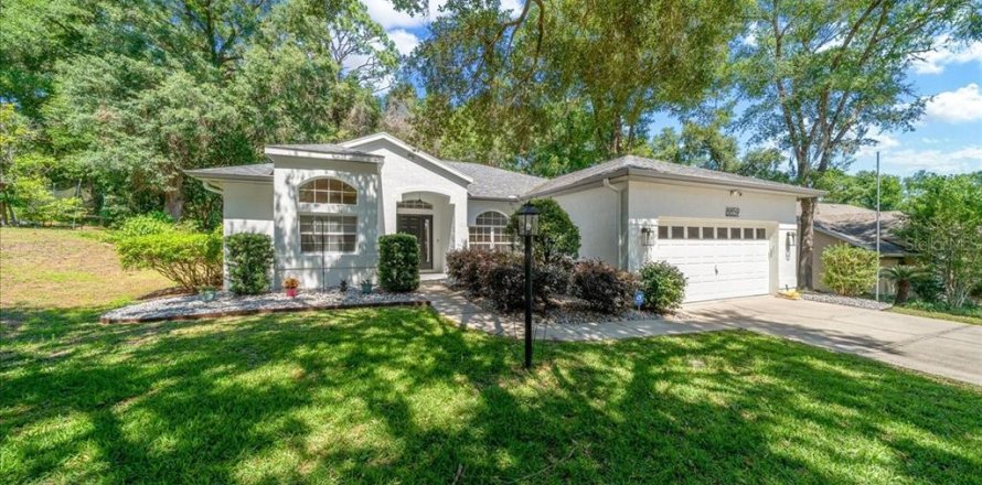 Villa ou maison à Dunnellon, Floride 3 chambres, 188.31 m2 № 2129192
