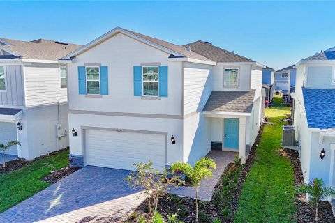 House in Clermont, Florida 5 bedrooms, 230.49 sq.m. № 1553621 - photo 1