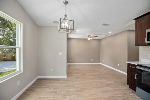 House in DeLand, Florida 3 bedrooms, 111.48 sq.m. № 1793898 - photo 5