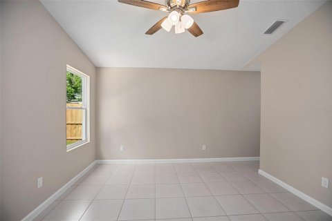 House in DeLand, Florida 3 bedrooms, 111.48 sq.m. № 1793898 - photo 12