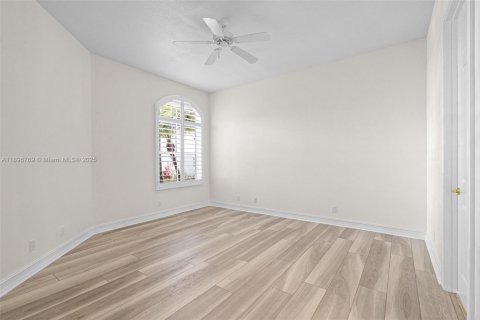 Condo in Palm Beach Gardens, Florida, 3 bedrooms  № 1950953 - photo 5