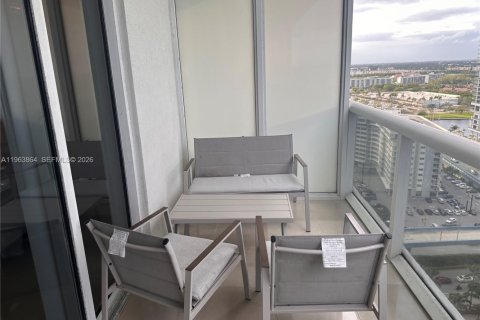 Condo in Hallandale Beach, Florida, 1 bedroom  № 2052825 - photo 16