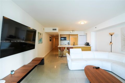 Condo in Hallandale Beach, Florida, 1 bedroom  № 2052825 - photo 5