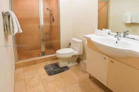 Condo in Hallandale Beach, Florida, 1 bedroom  № 2052825 - photo 13