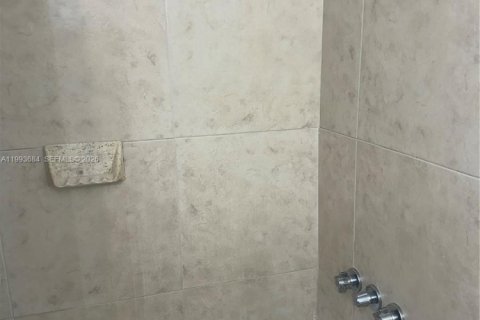 Condominio en alquiler en North Miami, Florida, 2 dormitorios, 88.63 m2 № 2055468 - foto 10