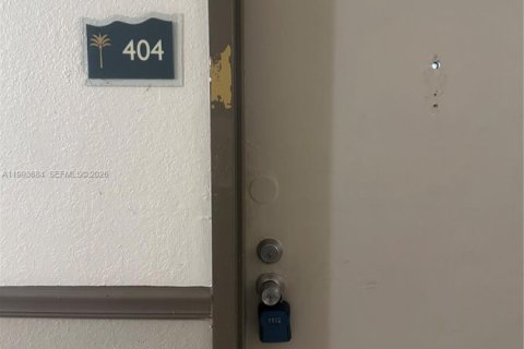 Condominio en alquiler en North Miami, Florida, 2 dormitorios, 88.63 m2 № 2055468 - foto 13