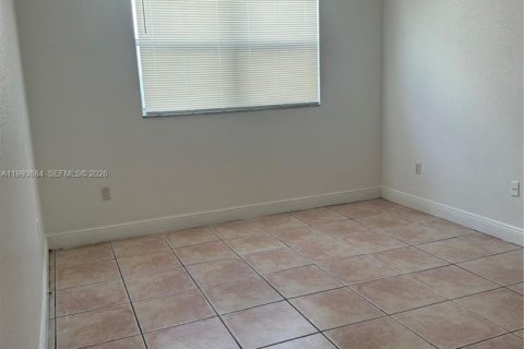 Condominio en alquiler en North Miami, Florida, 2 dormitorios, 88.63 m2 № 2055468 - foto 8