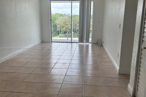 Condominio en North Miami, Florida, 2 dormitorios  № 2055468