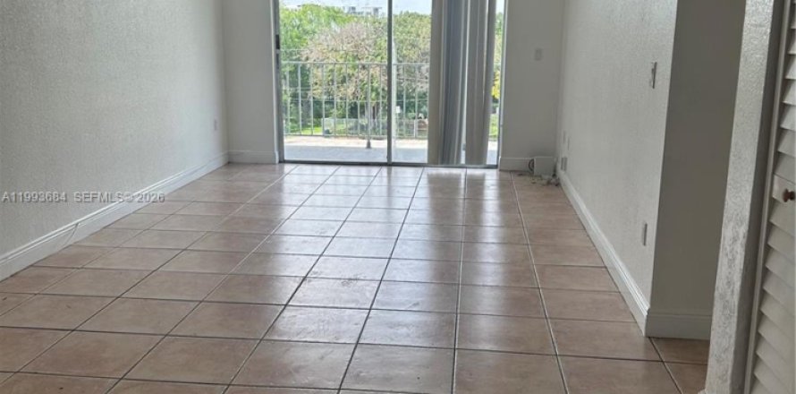 Condominio en North Miami, Florida, 2 dormitorios № 2055468