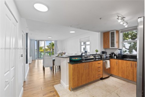 Condominio en venta en North Bay Village, Florida, 3 dormitorios, 124.12 m2 № 1994439 - foto 7