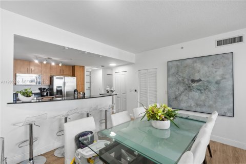 Condominio en venta en North Bay Village, Florida, 3 dormitorios, 124.12 m2 № 1994439 - foto 22