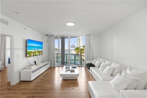 Condominio en venta en North Bay Village, Florida, 3 dormitorios, 124.12 m2 № 1994439 - foto 13