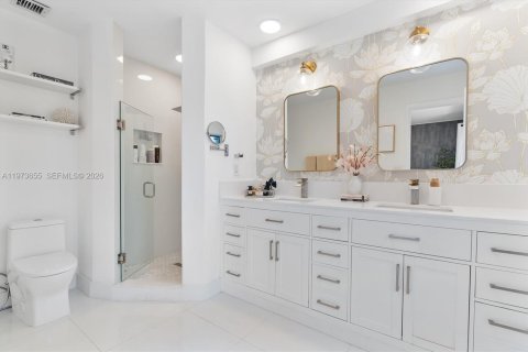 House in Miami, Florida 2 bedrooms, 155.24 sq.m. № 2042952 - photo 21