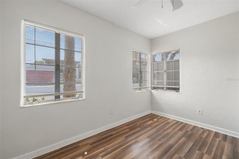 Apartamento en alquiler en Clearwater, Florida, 2 dormitorios, 74.14 m2 № 1743509 - foto 4