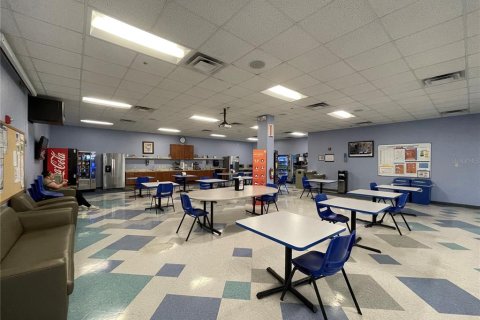 Immobilier commercial à louer à Gainesville, Floride: 3994.8 m2 № 2148466 - photo 6