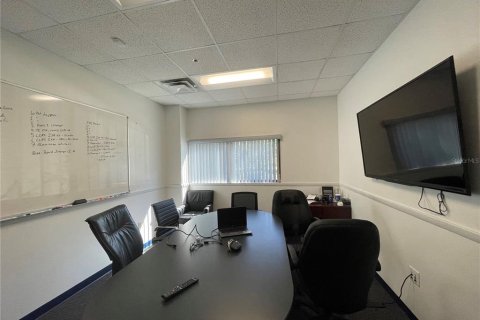 Immobilier commercial à louer à Gainesville, Floride: 3994.8 m2 № 2148466 - photo 4