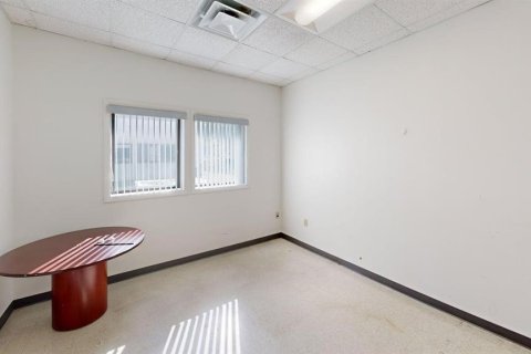 Immobilier commercial à louer à Gainesville, Floride: 3994.8 m2 № 2148466 - photo 11