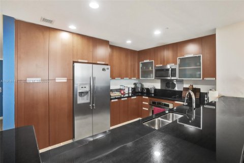 Купить кондоминиум в Норт-Бей-Виллидж, Флорида 2 спальни, 135.45м2, № 1971940 - фото 8