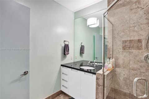 Купить кондоминиум в Норт-Бей-Виллидж, Флорида 2 спальни, 135.45м2, № 1971940 - фото 20