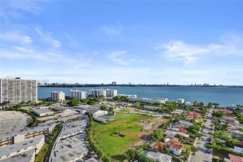 Купить кондоминиум в Норт-Бей-Виллидж, Флорида 2 спальни, 135.45м2, № 1971940 - фото 25