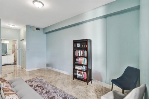 Купить кондоминиум в Норт-Бей-Виллидж, Флорида 2 спальни, 135.45м2, № 1971940 - фото 17