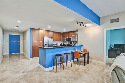 Купить кондоминиум в Норт-Бей-Виллидж, Флорида 2 спальни, 135.45м2, № 1971940 - фото 14