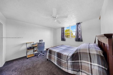 Condominio en venta en Lauderdale Lakes, Florida, 2 dormitorios, 80.36 m2 № 1975732 - foto 14