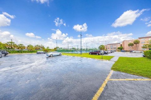 Condominio en venta en Lauderdale Lakes, Florida, 2 dormitorios, 80.36 m2 № 1975732 - foto 19