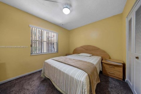 Condominio en venta en Lauderdale Lakes, Florida, 2 dormitorios, 80.36 m2 № 1975732 - foto 16