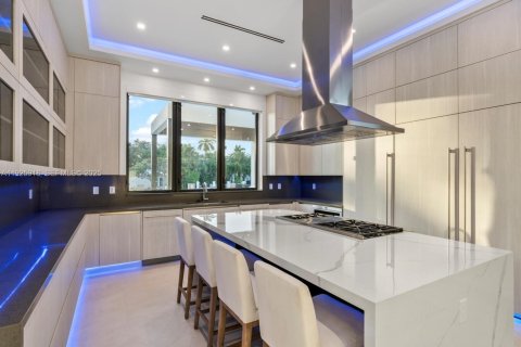 Villa ou maison à vendre à Fort Lauderdale, Floride: 5 chambres, 559.83 m2 № 1986979 - photo 17
