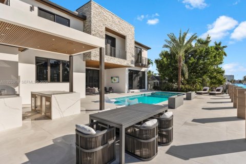 Villa ou maison à vendre à Fort Lauderdale, Floride: 5 chambres, 559.83 m2 № 1986979 - photo 4