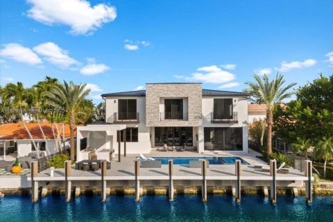 Villa ou maison à vendre à Fort Lauderdale, Floride: 5 chambres, 559.83 m2 № 1986979 - photo 2