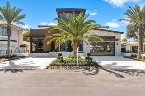 Villa ou maison à vendre à Fort Lauderdale, Floride: 5 chambres, 559.83 m2 № 1986979 - photo 1