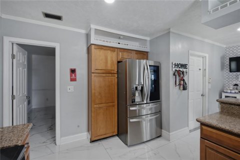 House in Valrico, Florida 6 bedrooms, 224.82 sq.m. № 2221470 - photo 13