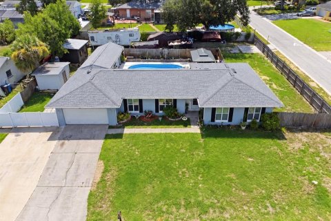 House in Valrico, Florida 6 bedrooms, 224.82 sq.m. № 2221470