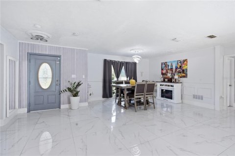 House in Valrico, Florida 6 bedrooms, 224.82 sq.m. № 2221470 - photo 5