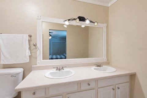 House in Valrico, Florida 6 bedrooms, 224.82 sq.m. № 2221470 - photo 17