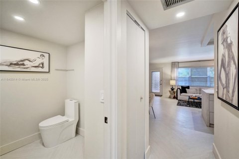 Condominio en venta en Pembroke Pines, Florida, 1 dormitorio, 75.34 m2 № 1957762 - foto 21