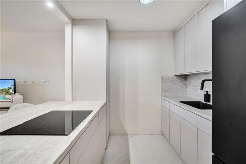 Condominio en venta en Pembroke Pines, Florida, 1 dormitorio, 75.34 m2 № 1957762 - foto 27