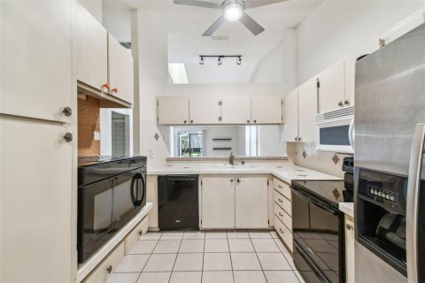 House in Tarpon Springs, Florida 2 bedrooms, 99.41 sq.m. № 1837459 - photo 20
