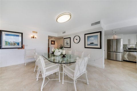 Condominio en venta en Key Biscayne, Florida, 2 dormitorios, 138.98 m2 № 1806114 - foto 11