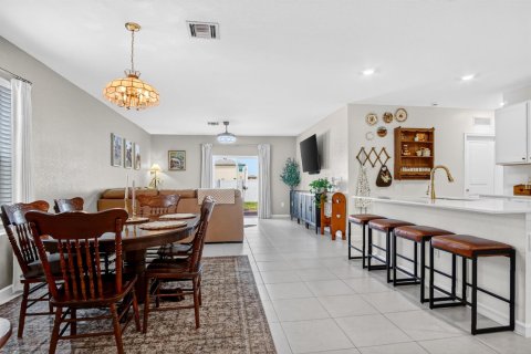 Villa ou maison à vendre à St. Lucie, Floride: 6 chambres, 228.82 m2 № 2087533 - photo 3