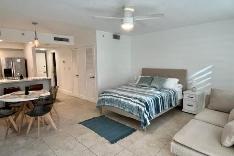 Estudio en el Condominio en Hollywood, Florida  № 2055484