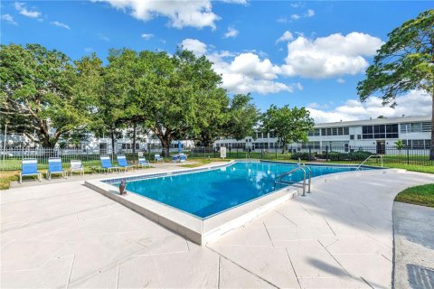 Condo in Saint Petersburg, Florida, 1 bedroom  № 1687085 - photo 27
