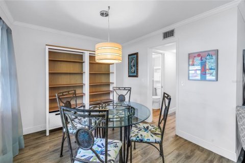 Condo in Saint Petersburg, Florida, 1 bedroom  № 1687085 - photo 8