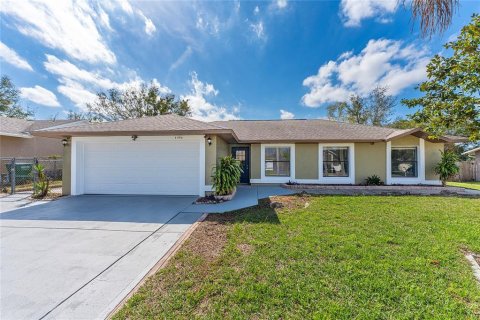 Casa en alquiler en Deltona, Florida, 4 dormitorios, 133.97 m2 № 1903327 - foto 1