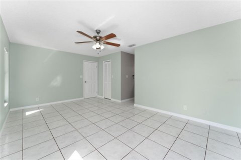 Casa en alquiler en Deltona, Florida, 4 dormitorios, 133.97 m2 № 1903327 - foto 11