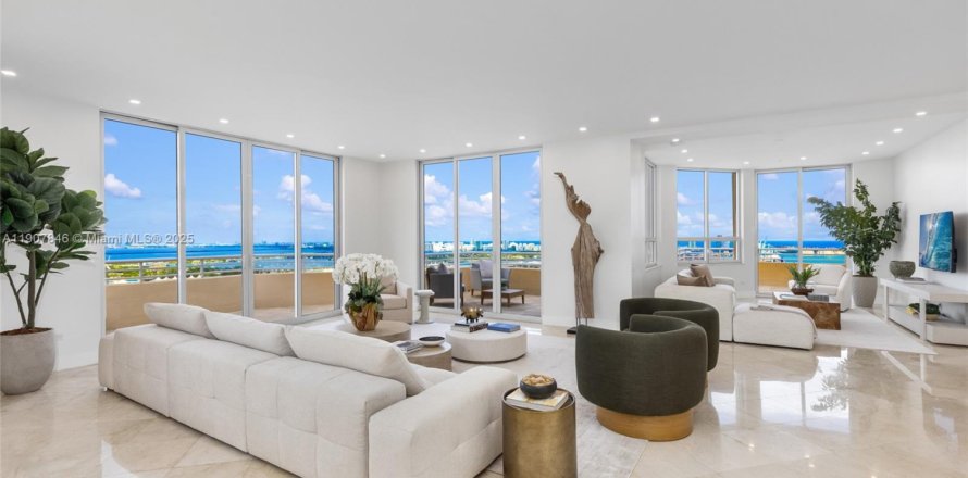 Condo in Miami, Florida, 5 bedrooms № 2060003