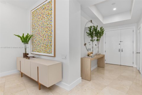 Condo in Miami, Florida, 5 bedrooms № 2060003 - photo 4